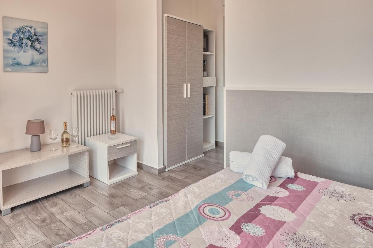 Hotel Astoria Бордихера Екстериор снимка