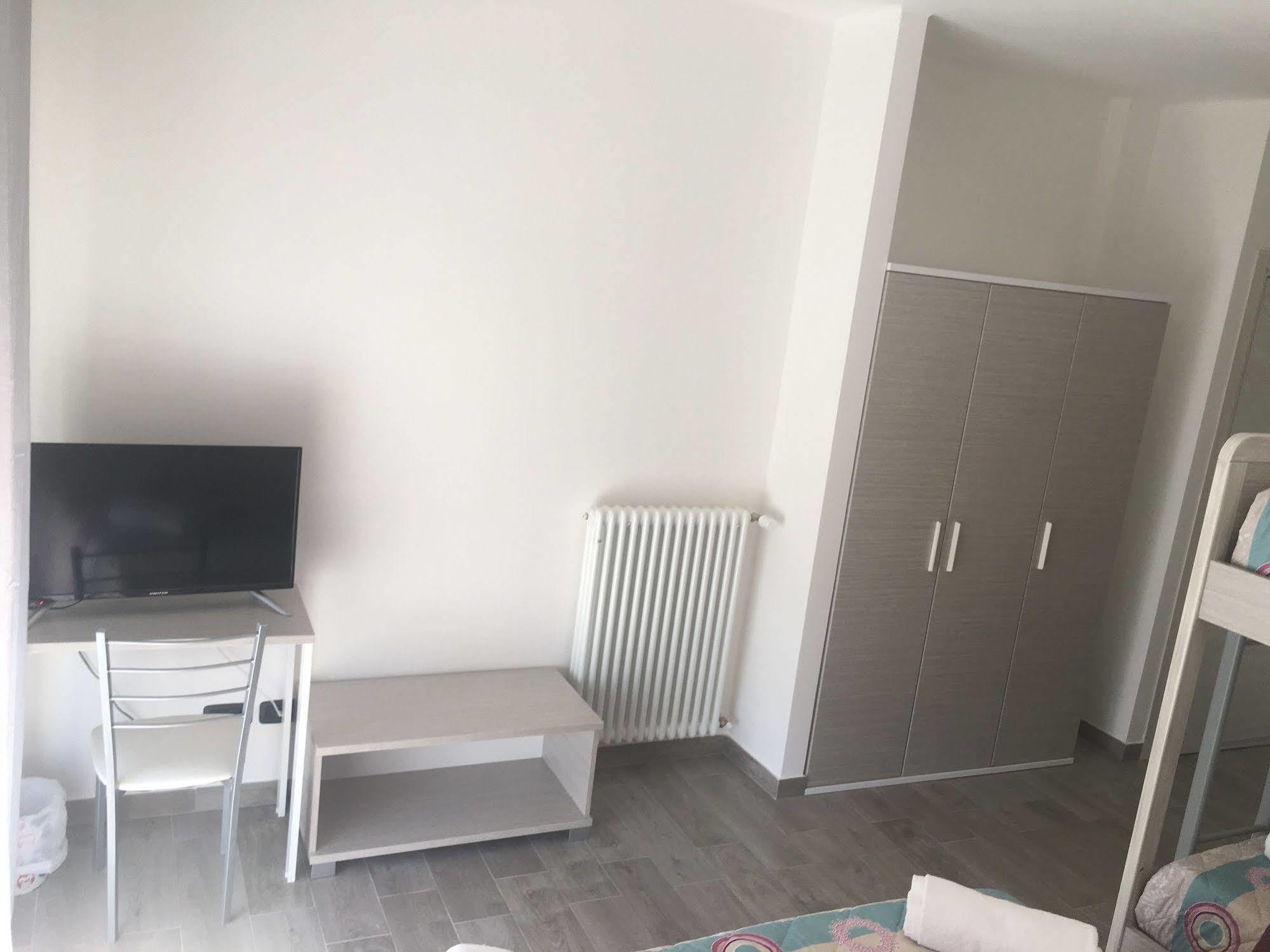 Hotel Astoria Бордихера Екстериор снимка
