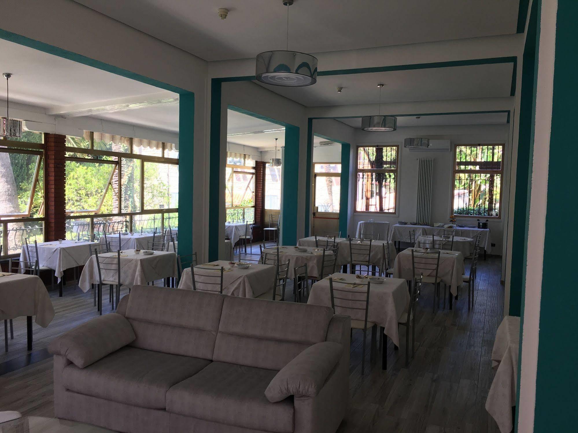 Hotel Astoria Бордихера Екстериор снимка
