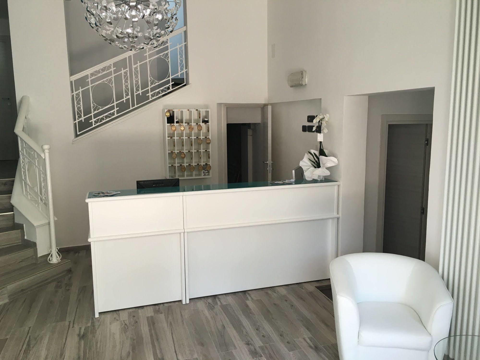 Hotel Astoria Бордихера Екстериор снимка