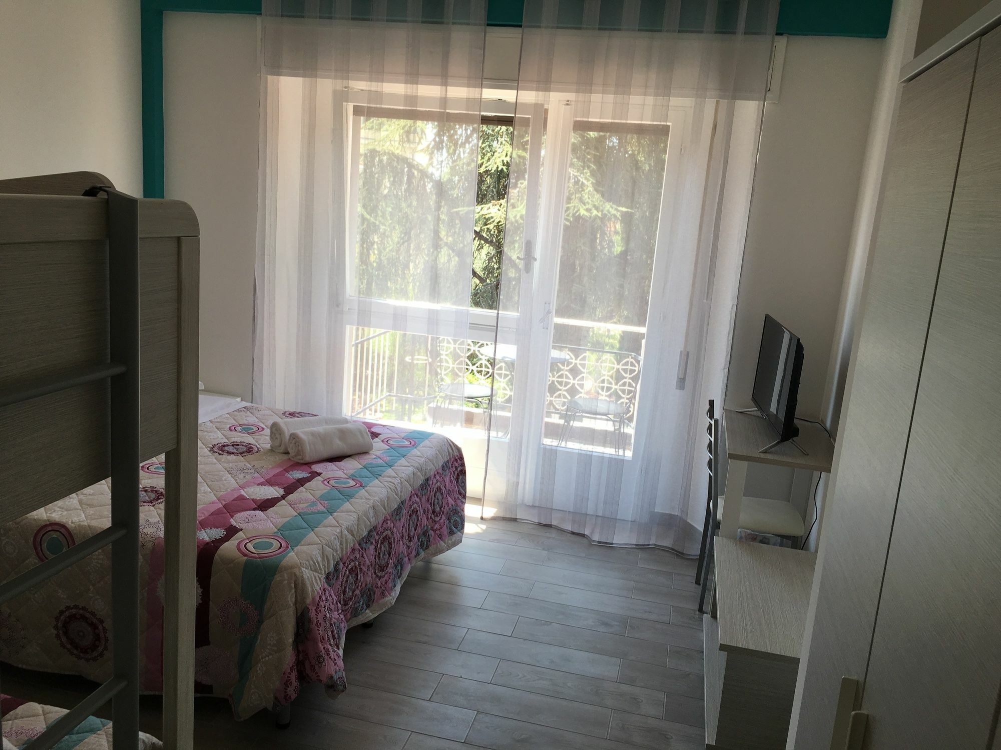 Hotel Astoria Бордихера Екстериор снимка